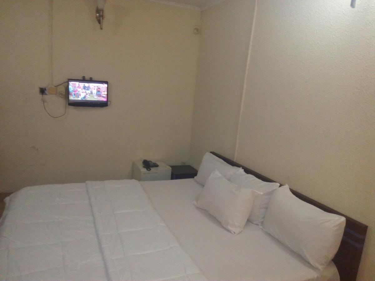Holla-Jobi Guest House Lagos Ngoại thất bức ảnh